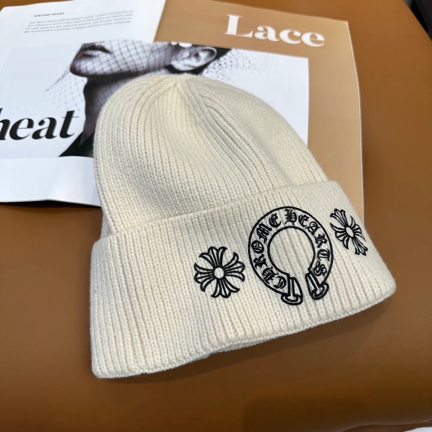 P50 🤍Chrome hearts new autumn and winter cross knitted hat🧶 One of the must-have hats in autumn and winter~ It really looks good on whoever wears it~, it is also a perfect match in black and white and gray in autumn~